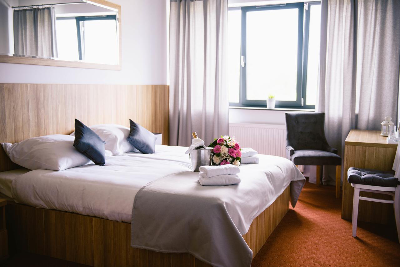 Hotel Turkovia トゥレク エクステリア 写真